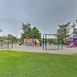 Pet Friendly! Lakefront W Hot Tub, Firepit!
