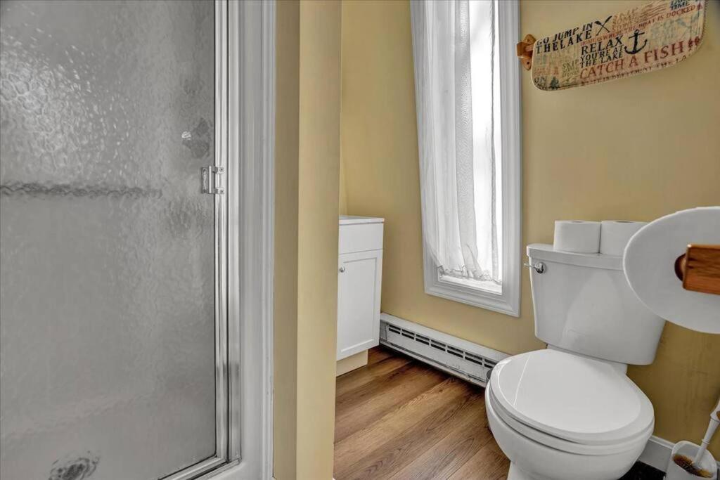 Holiday home Pet Friendly! Lakefront W Hot Tub, Firepit!