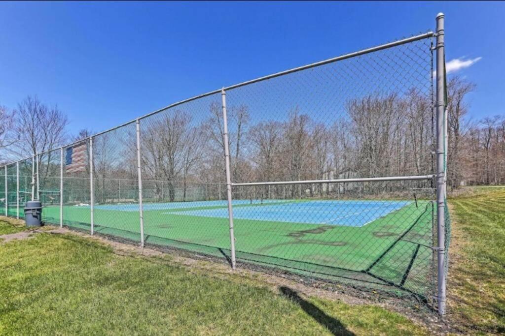 Pet Friendly! Lakefront W Hot Tub, Firepit! Tobyhanna